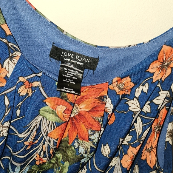 Elegant Floral Maxi Dress in Blue and Red - Picture 9 of 11